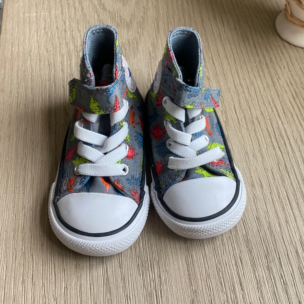 Kids dinosaur converse